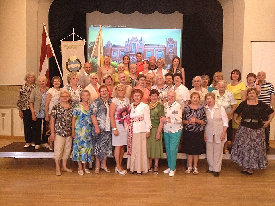 Piedalāmies tradicionālajā latviešu biedrību salidojumā